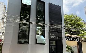 Hotel Serrano